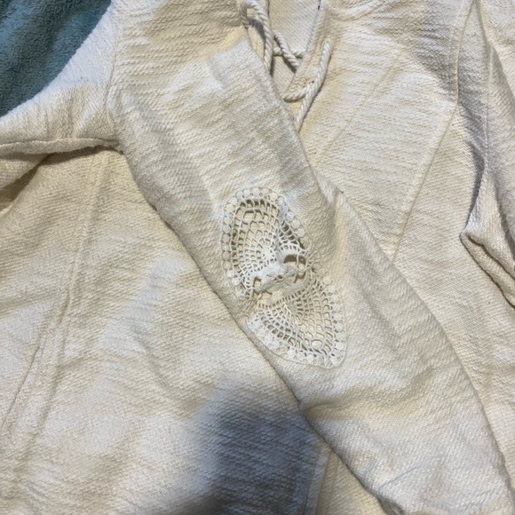 Roxy Pullover - Picture 2 of 3